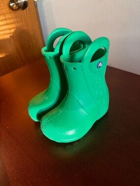 CROCS Kids Bright Green Waterproof Pull-On Rain Boots